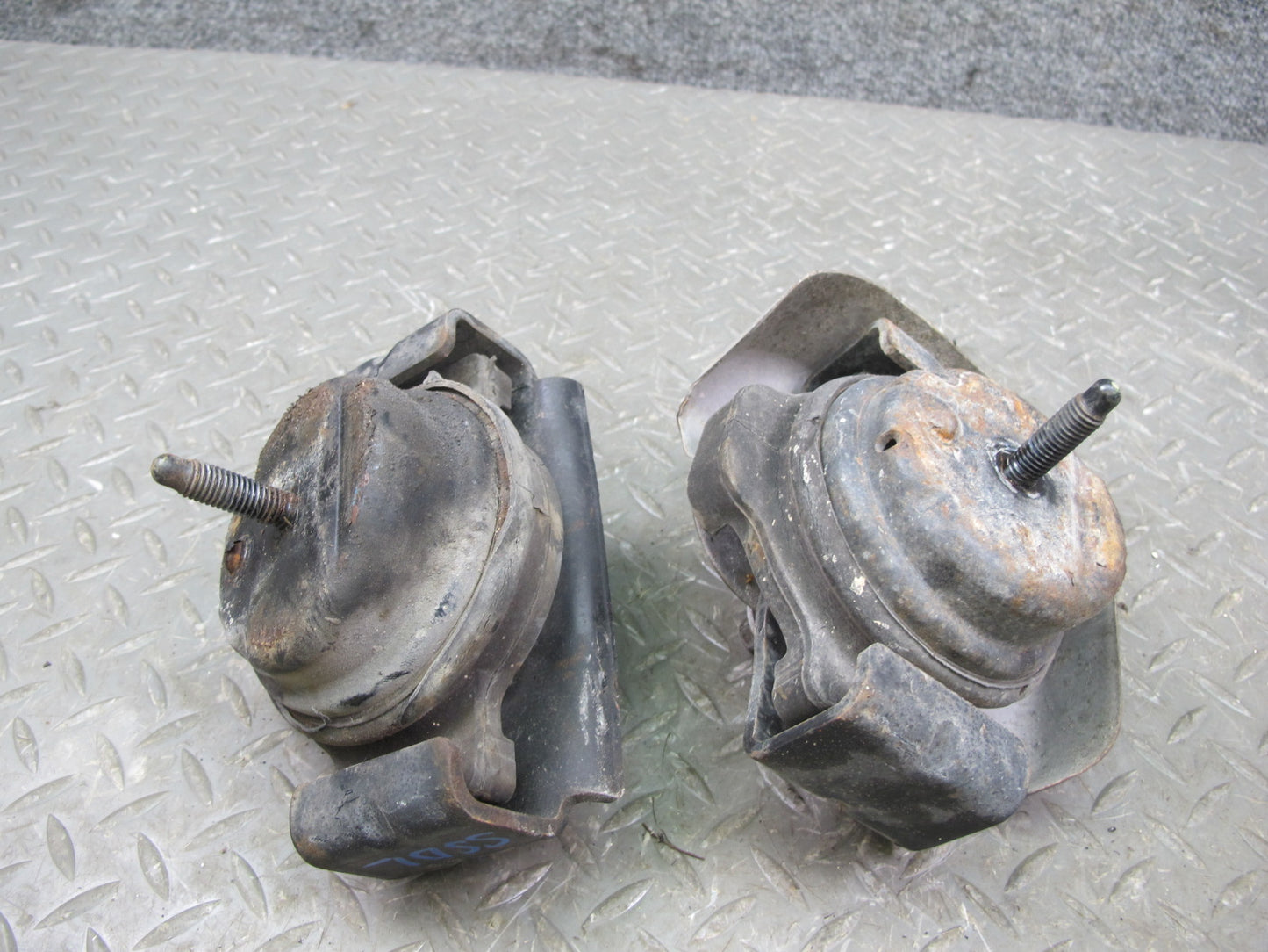 07-10 Saturn SKY Pontiac Solstice 2.0 Turbo Set of 2 Engine Motor Mount OEM