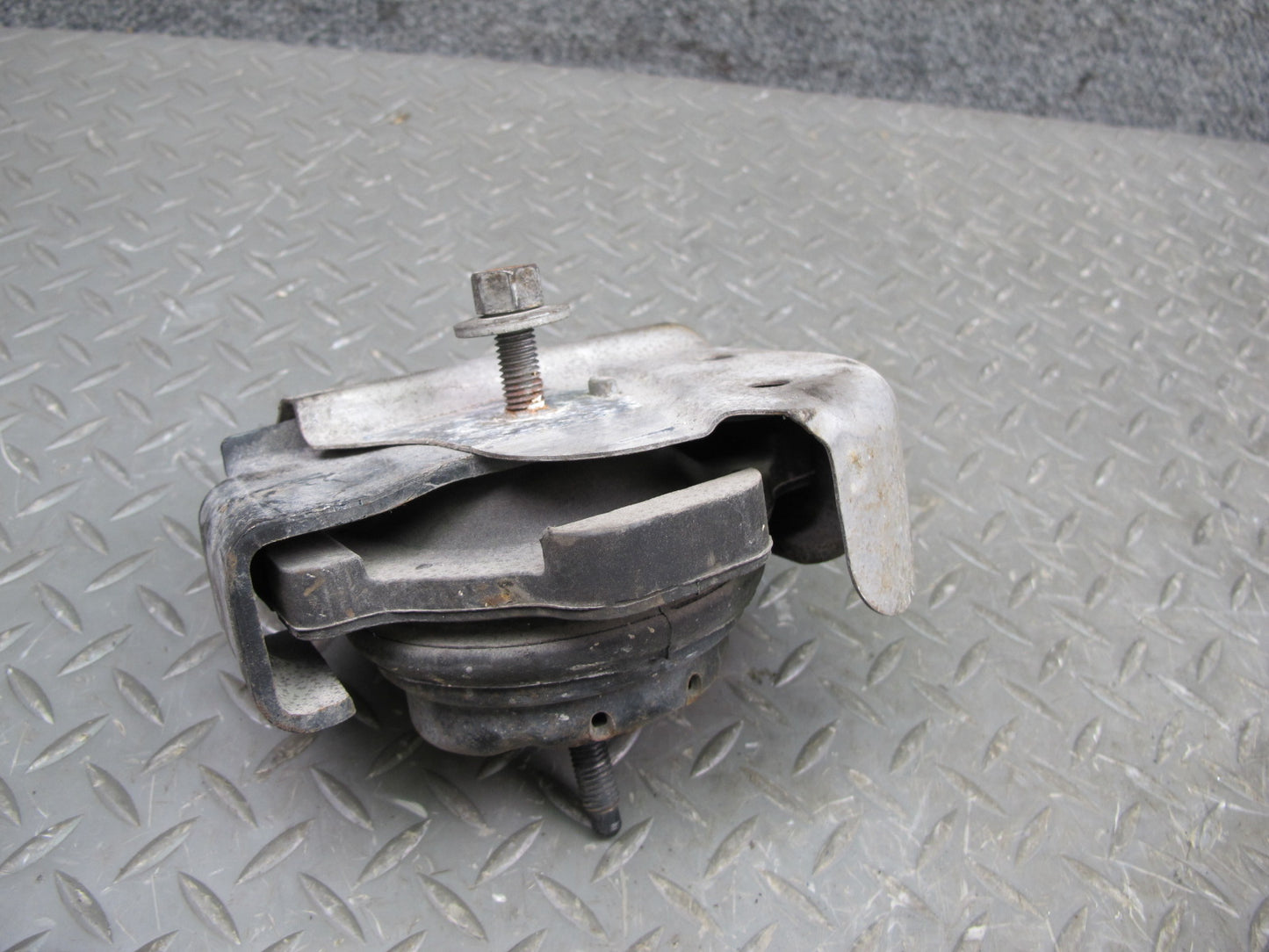 07-10 Saturn SKY Pontiac Solstice 2.0 Turbo Set of 2 Engine Motor Mount OEM