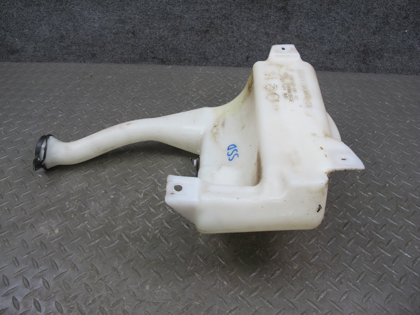 07-10 Saturn SKY Pontiac Solstice Windshield Washer Fluid Reservoir w Pump OEM