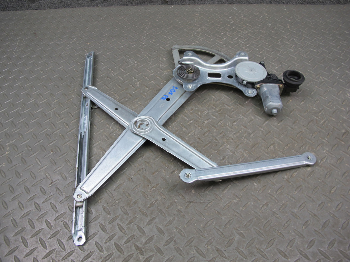2003-2009 Lexus GX470 Front Right Side Door Window Regulator W/ Motor