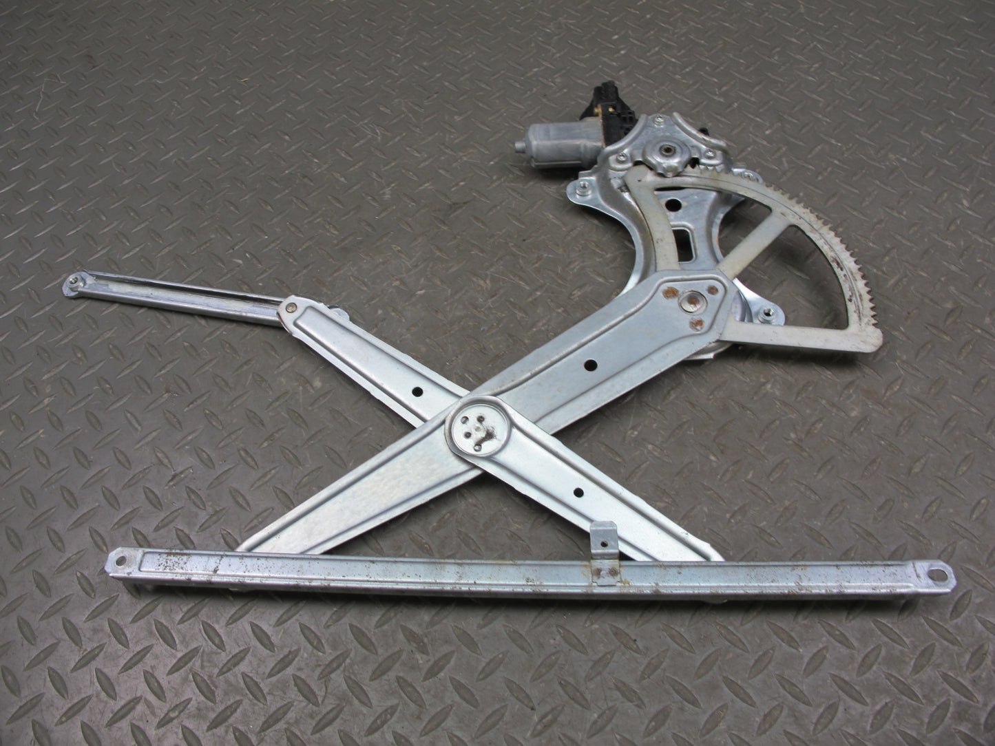 2003-2009 Lexus GX470 Front Right Side Door Window Regulator W/ Motor