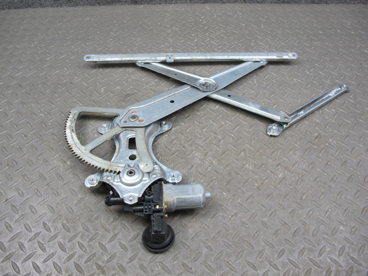 2003-2009 Lexus GX470 Front Right Side Door Window Regulator W/ Motor