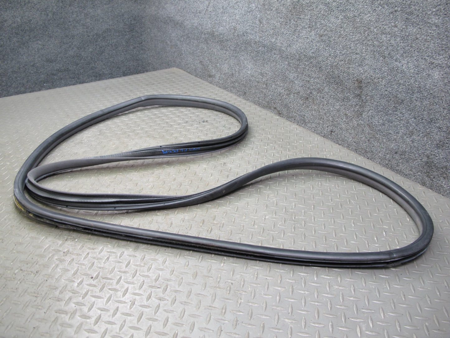 2003-2009 Lexus GX470 Front Left Side Door Weatherstrip Rubber Seal Gasket
