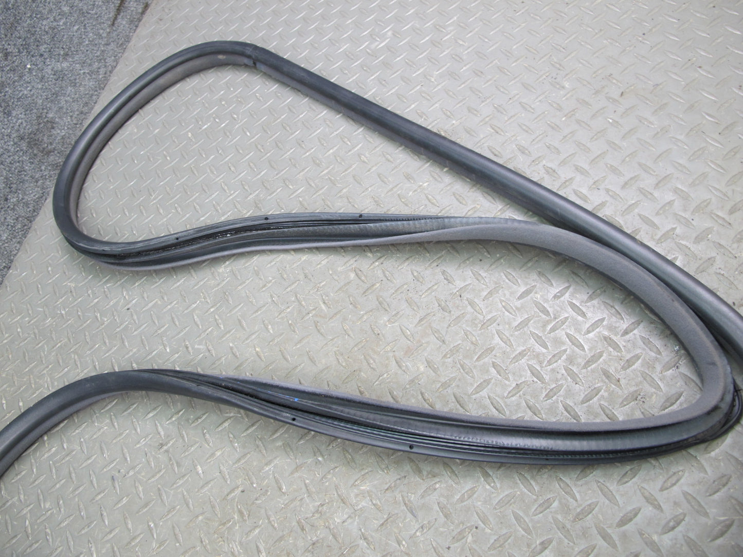 2003-2009 Lexus GX470 Front Left Side Door Weatherstrip Rubber Seal Gasket