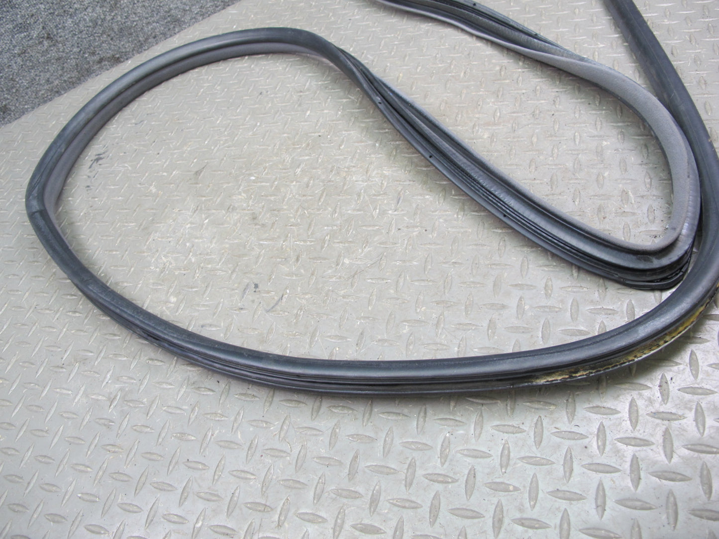 2003-2009 Lexus GX470 Front Left Side Door Weatherstrip Rubber Seal Gasket