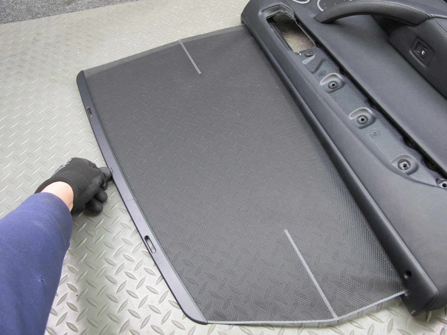 10-14 BMW E71 X6 X6M Set of 2 Rear Door Interior Trim Panel w Sun Shades OEM