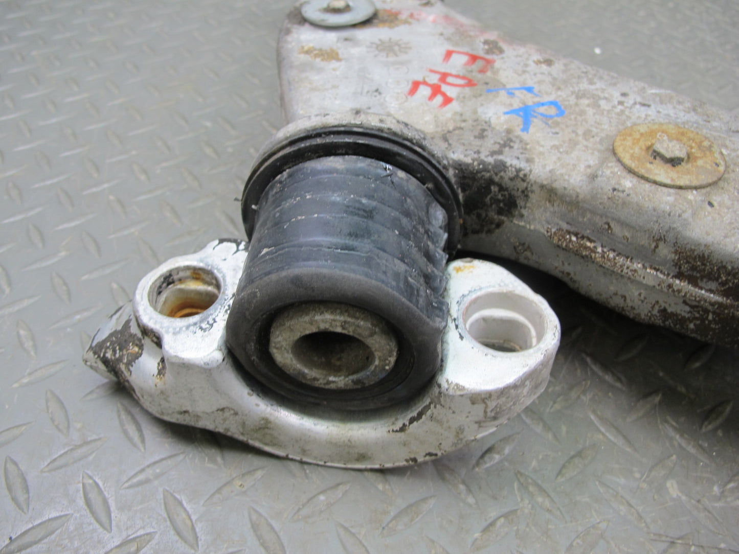 1984-1986 Porsche 928 S Front Right Side Upper & Lower Control Arm Set of 2