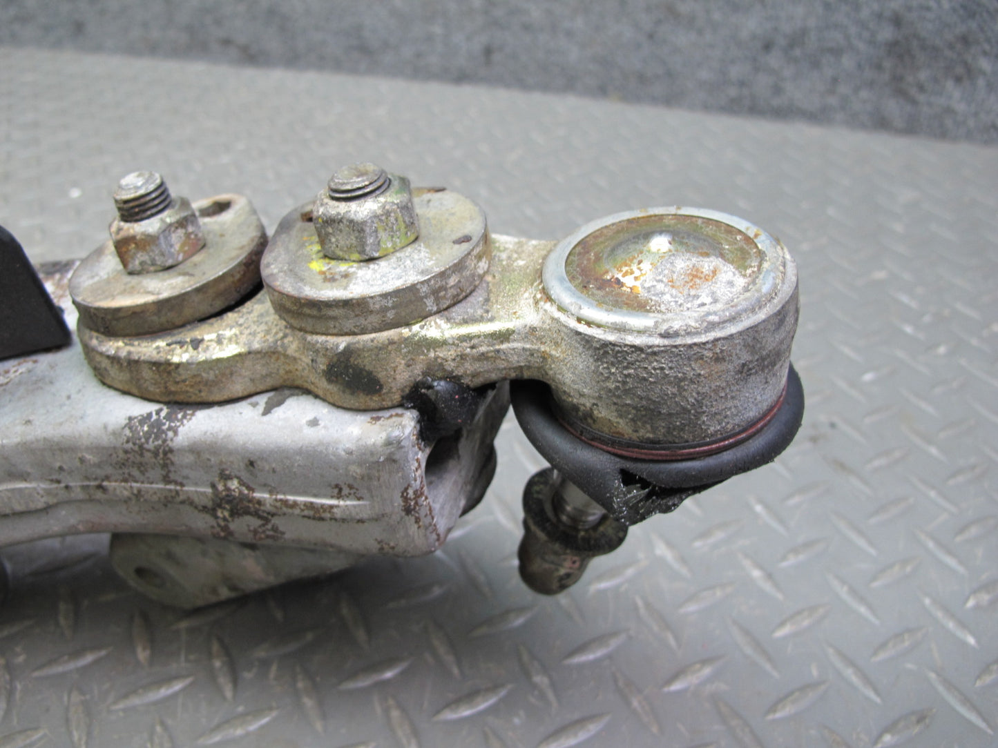 1984-1986 Porsche 928 S Front Right Side Upper & Lower Control Arm Set of 2