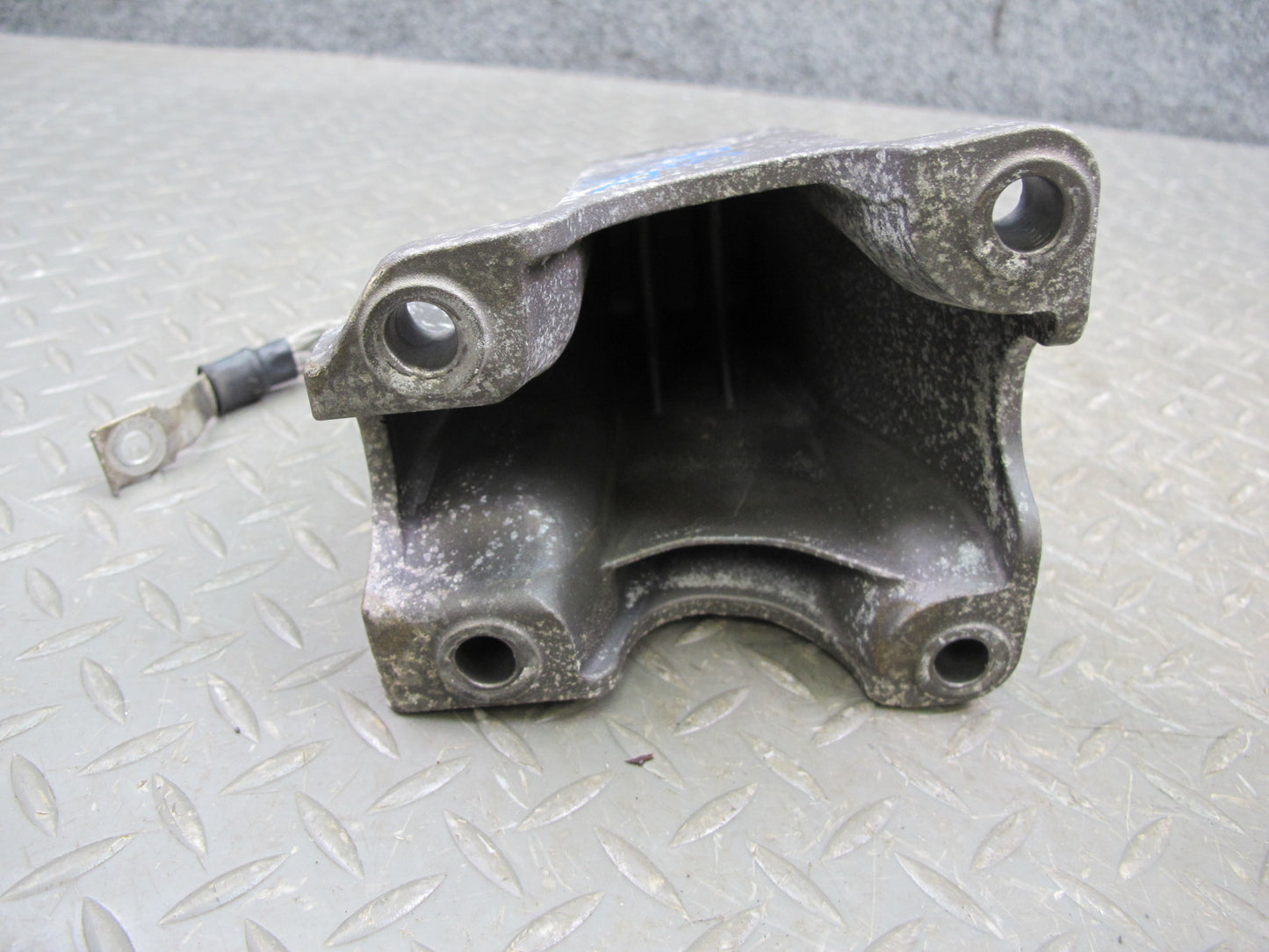 10-14 BMW E70 E71 E72 X5M X6M Left & Right Engine Motor Mount Bracket Set OEM