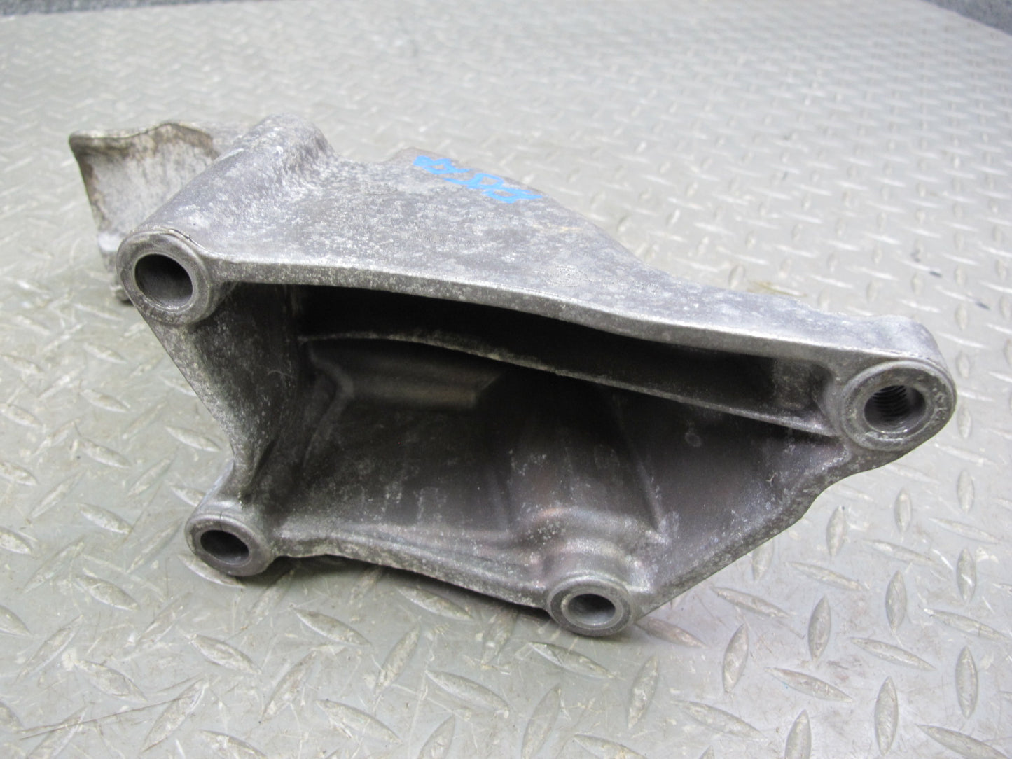 10-14 BMW E70 E71 E72 X5M X6M Left & Right Engine Motor Mount Bracket Set OEM
