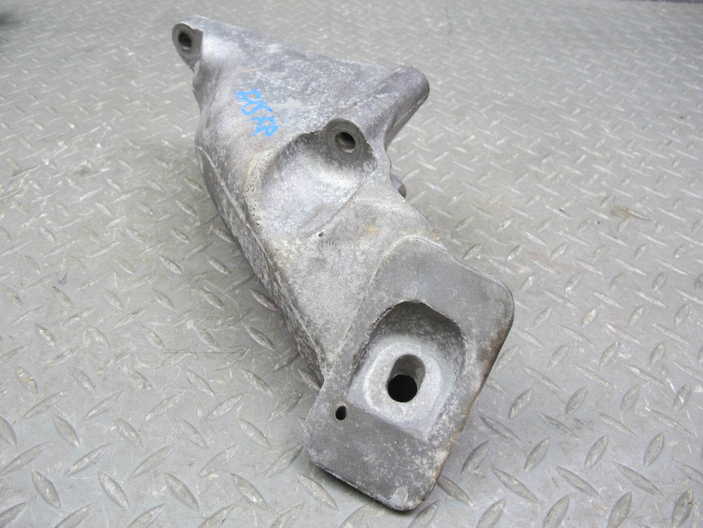 10-14 BMW E70 E71 E72 X5M X6M Left & Right Engine Motor Mount Bracket Set OEM