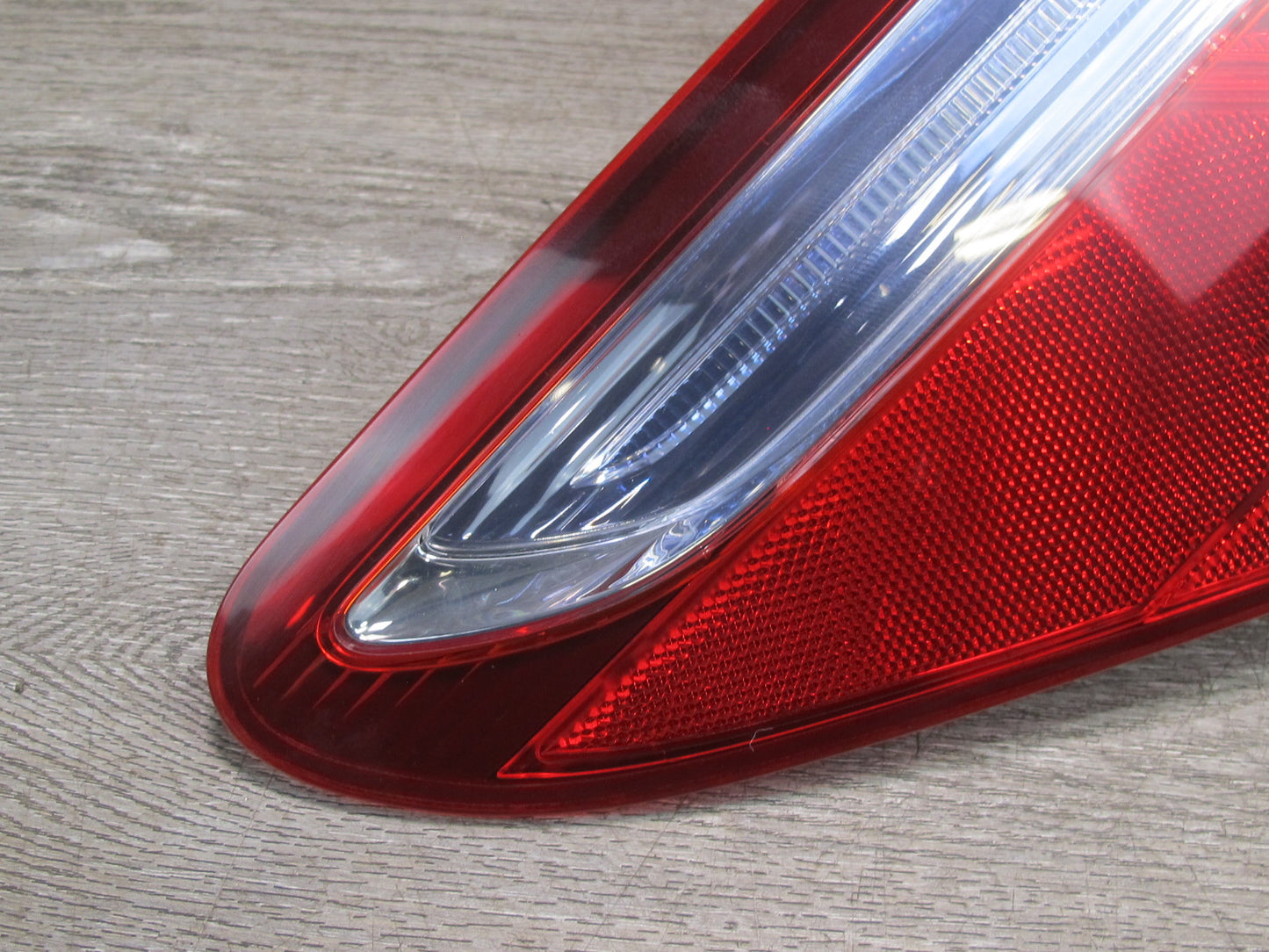 08-09 Lexus UVF46 LS600h Rear Left Outer Tail Light Lamp Assembly OEM