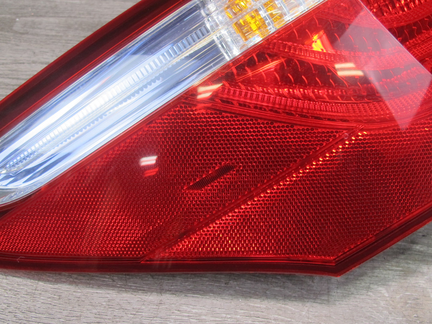 08-09 Lexus UVF46 LS600h Rear Left Outer Tail Light Lamp Assembly OEM