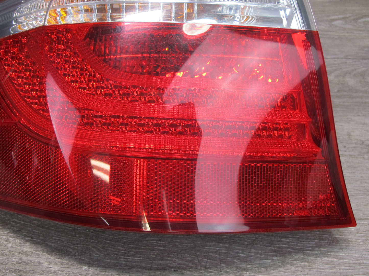 08-09 Lexus UVF46 LS600h Rear Left Outer Tail Light Lamp Assembly OEM