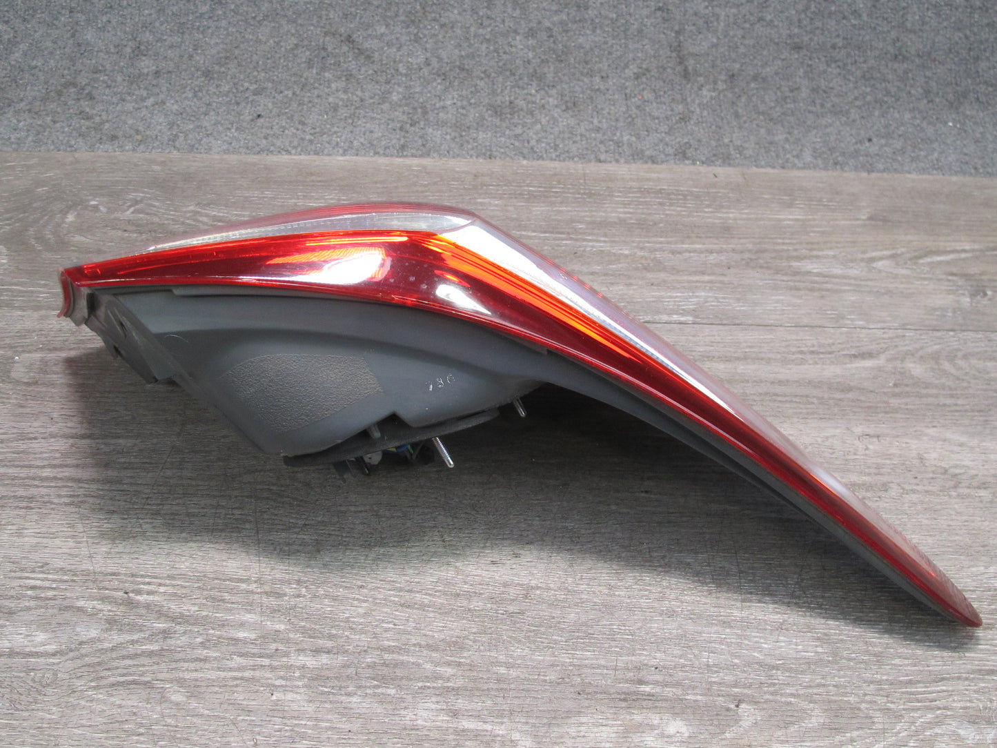 08-09 Lexus UVF46 LS600h Rear Left Outer Tail Light Lamp Assembly OEM