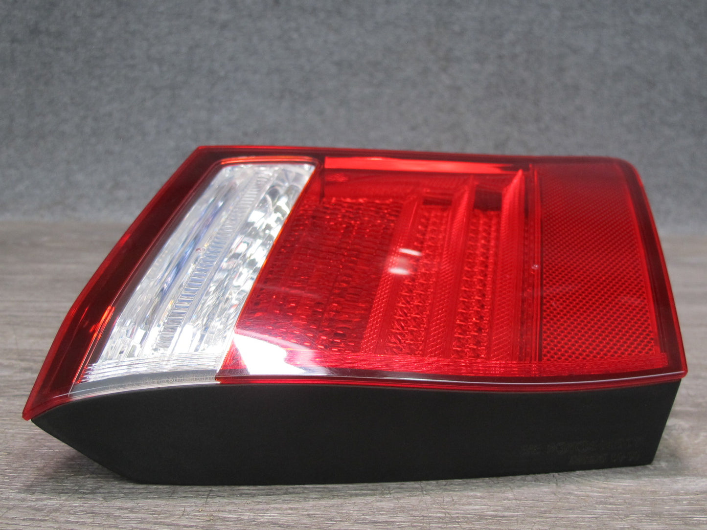 08-09 Lexus UVF46 LS600h Rear Left Inner Trunk Lid Tail Light Lamp OEM