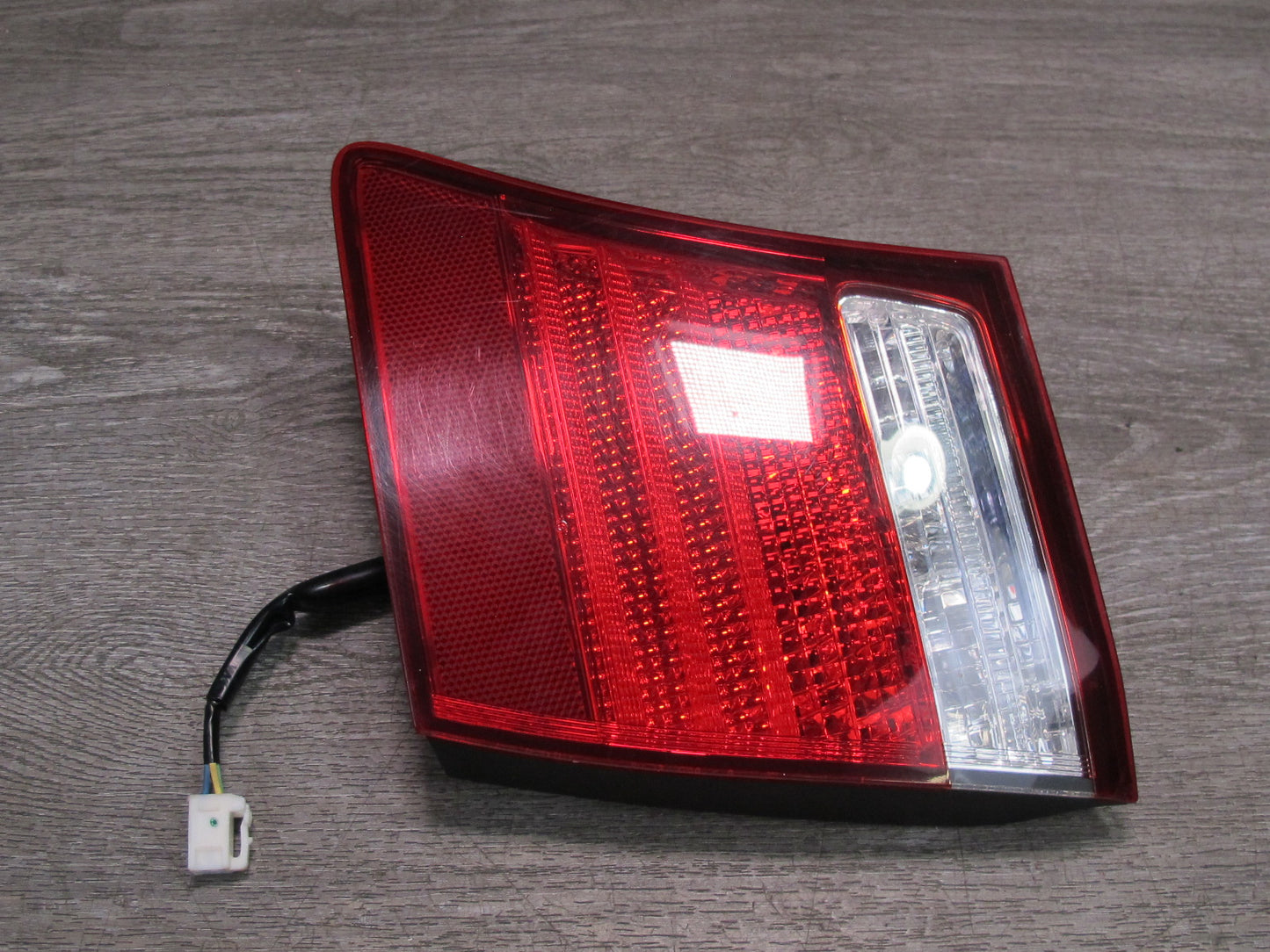08-09 Lexus UVF46 LS600h Rear Right Inner Trunk Lid Tail Light Lamp OEM
