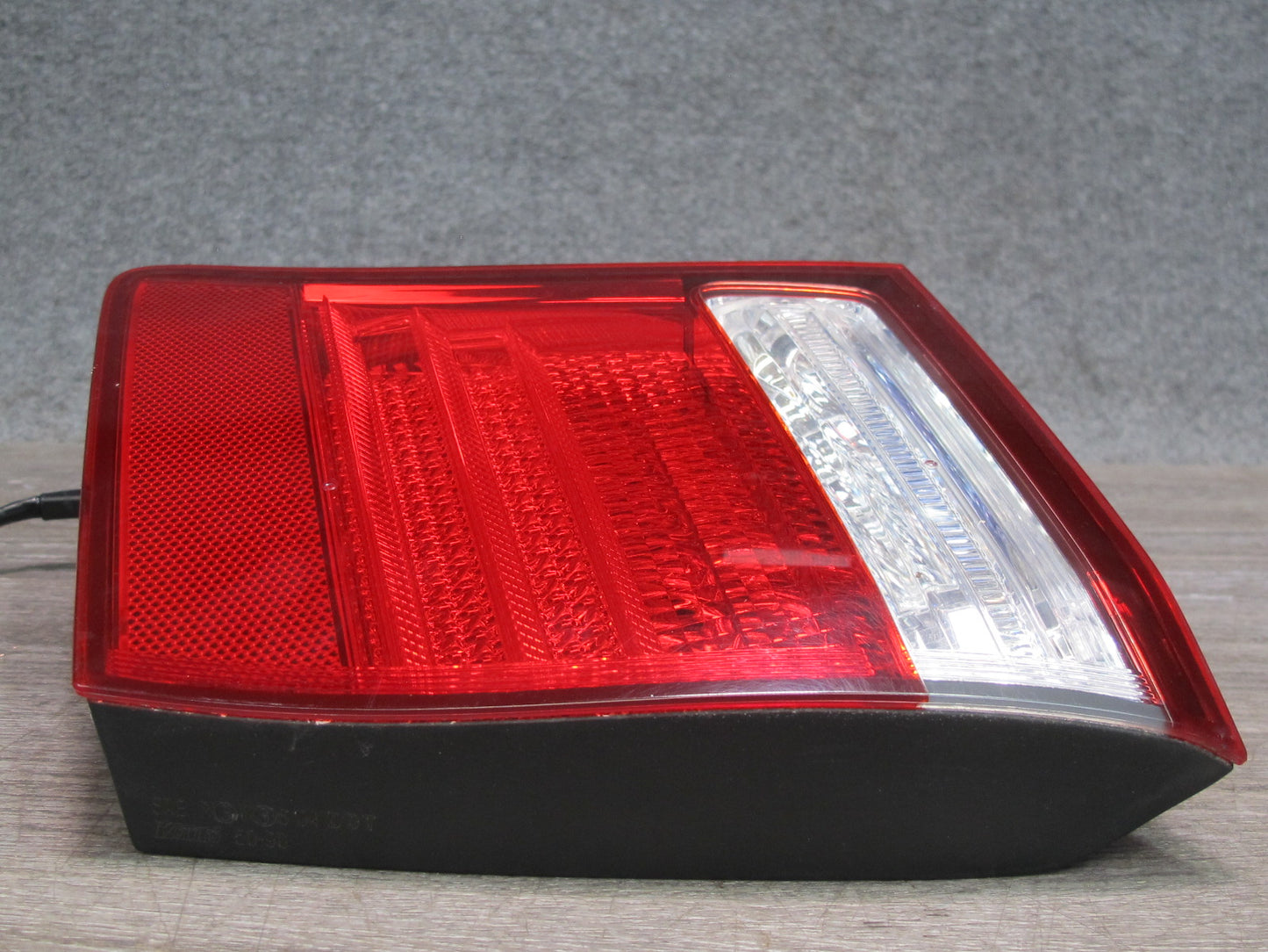 08-09 Lexus UVF46 LS600h Rear Right Inner Trunk Lid Tail Light Lamp OEM