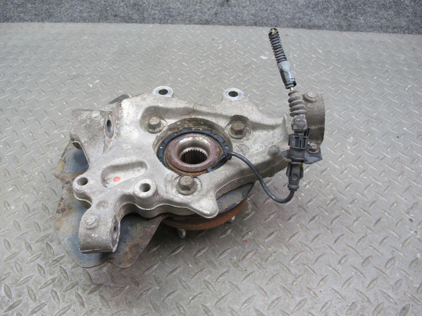 07-10 Saturn SKY Pontiac Solstice Rear Right Spindle Knuckle Wheel Hub OEM