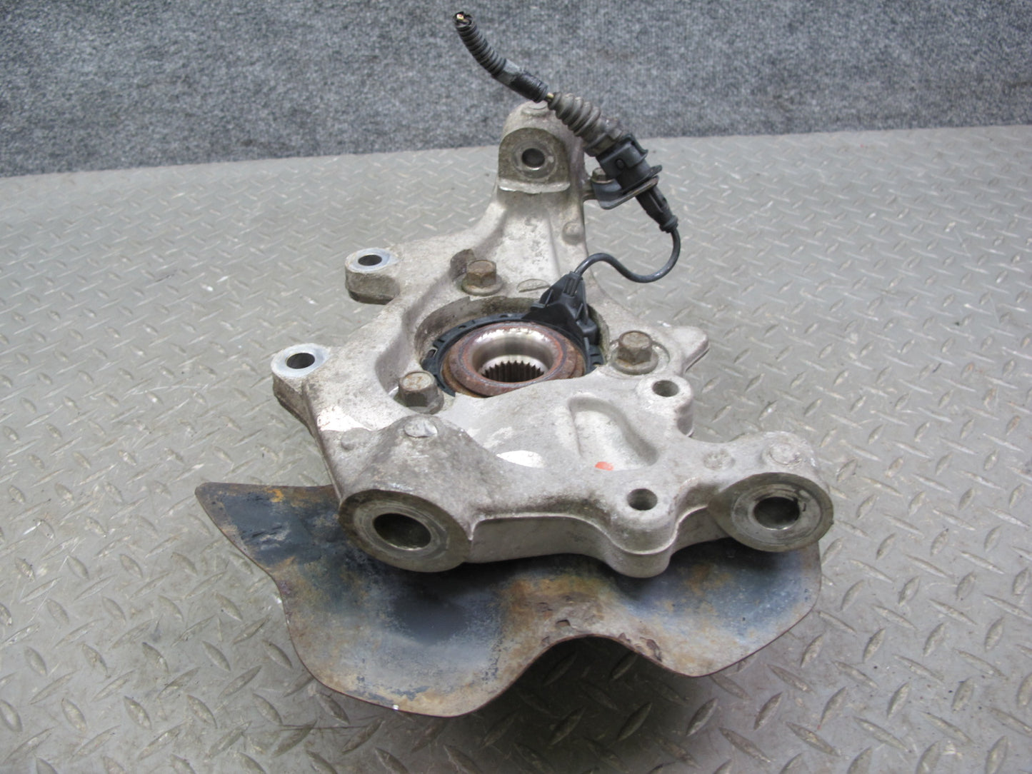 07-10 Saturn SKY Pontiac Solstice Rear Right Spindle Knuckle Wheel Hub OEM