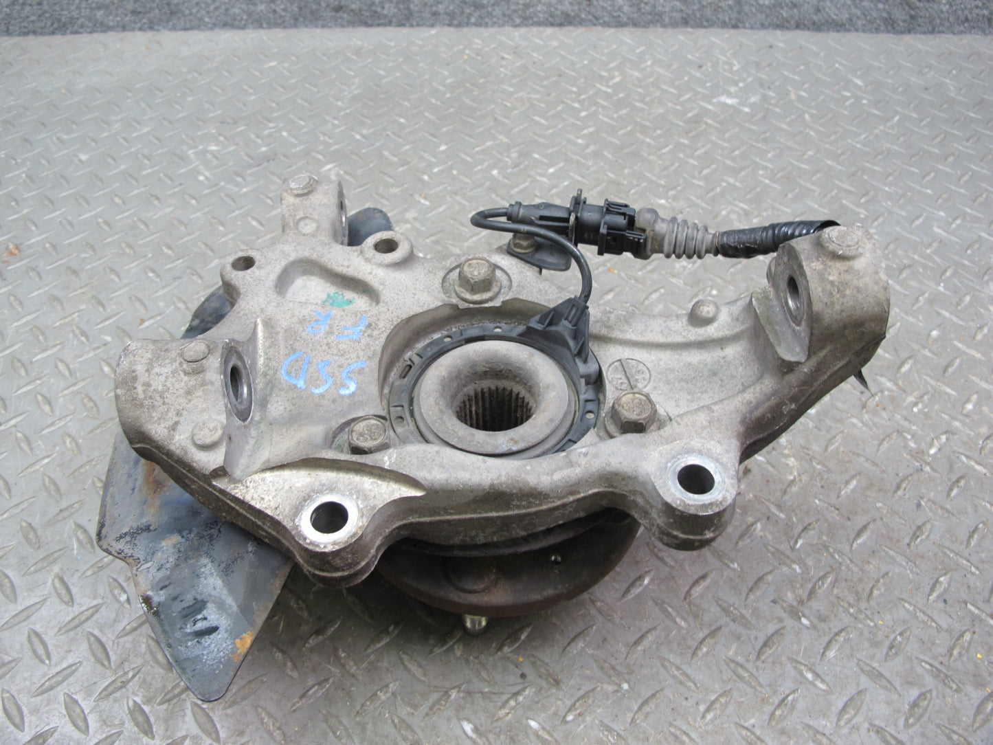 07-10 Saturn SKY Pontiac Solstice Front Right Spindle Knuckle Wheel Hub OEM