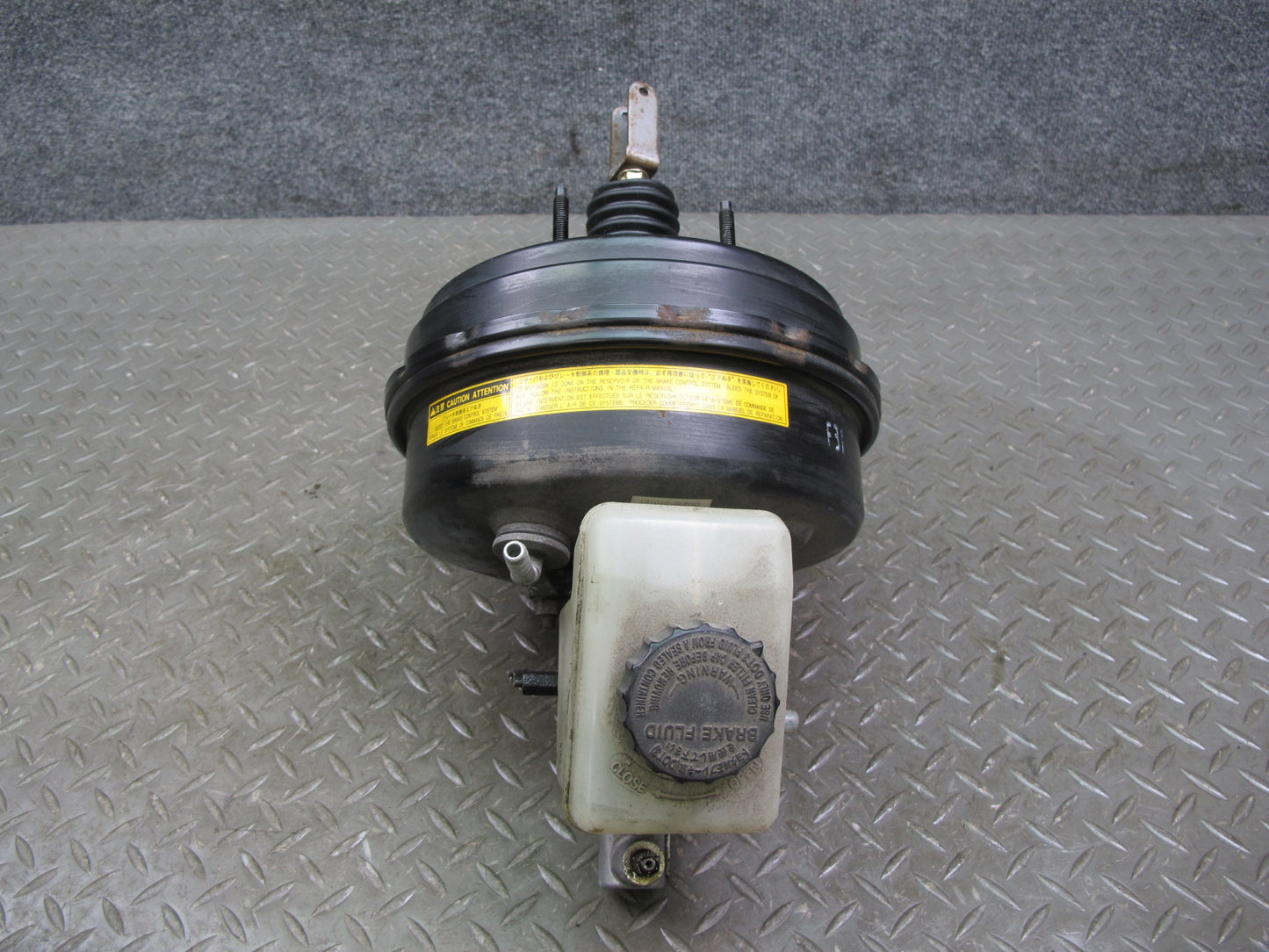 01-03 Lexus UCF30L LS430 Brake Master Cylinder Booster Fluid Reservoir OEM