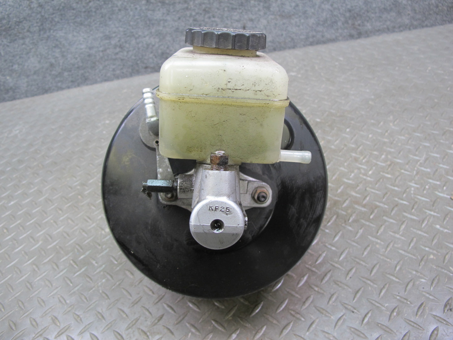 01-03 Lexus UCF30L LS430 Brake Master Cylinder Booster Fluid Reservoir OEM