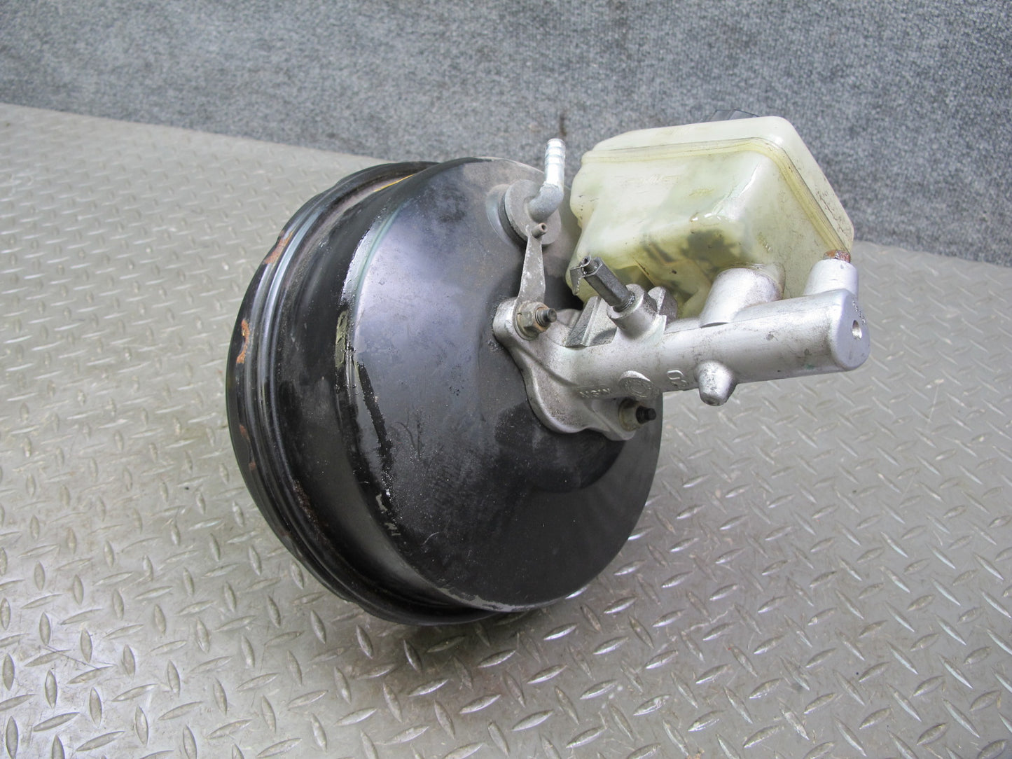 01-03 Lexus UCF30L LS430 Brake Master Cylinder Booster Fluid Reservoir OEM