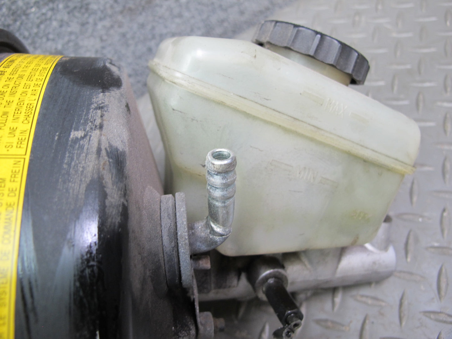 01-03 Lexus UCF30L LS430 Brake Master Cylinder Booster Fluid Reservoir OEM