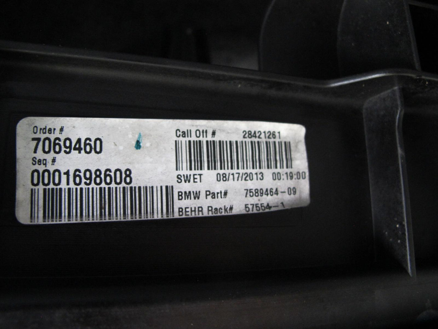10-14 BMW E70 E71 X5M X6M S63 Engine Radiator Condenser Cooling Fan Shroud OEM