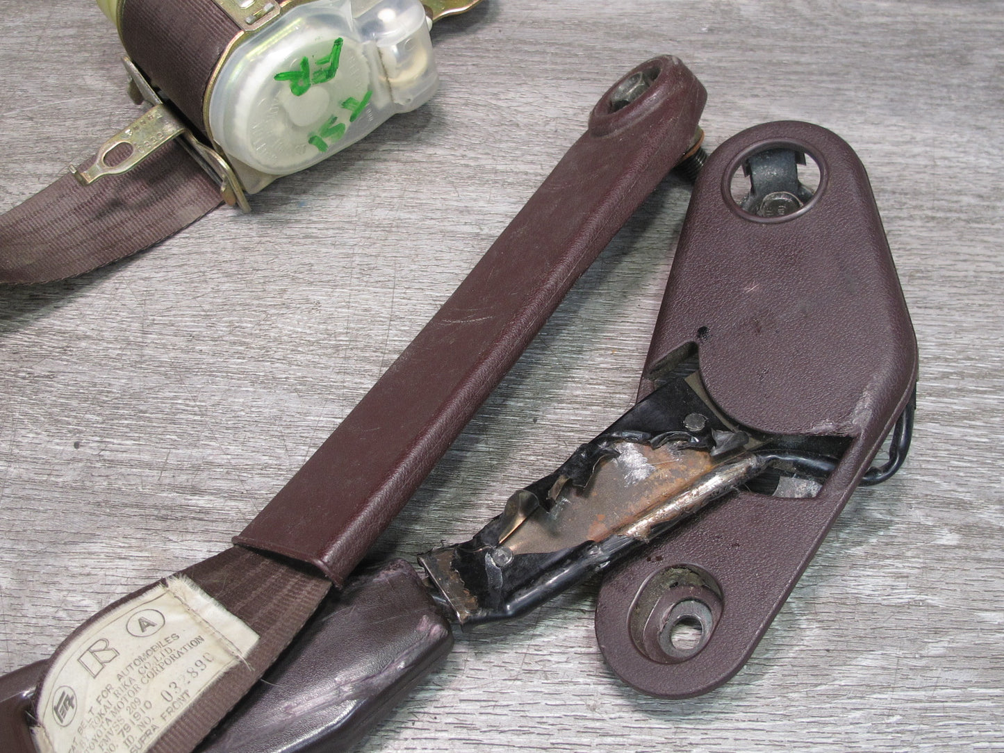 86-88 TOYOTA SUPRA MK3 FRONT LEFT & RIGHT SIDE SEATBELT RETRACTOR W/ BUCKLE SET OEM