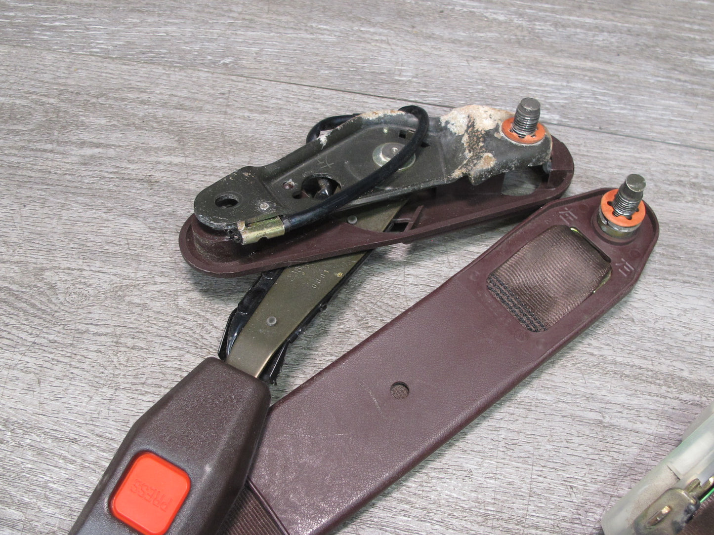 86-88 TOYOTA SUPRA MK3 FRONT LEFT & RIGHT SIDE SEATBELT RETRACTOR W/ BUCKLE SET OEM
