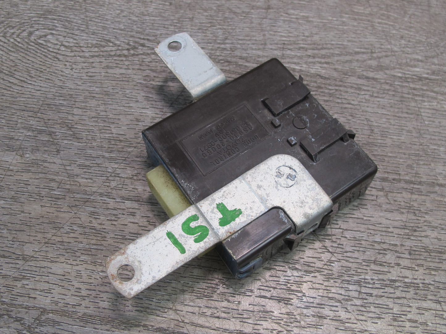86-92 Toyota Supra MA71 Door Control Module 85980-20060 OEM