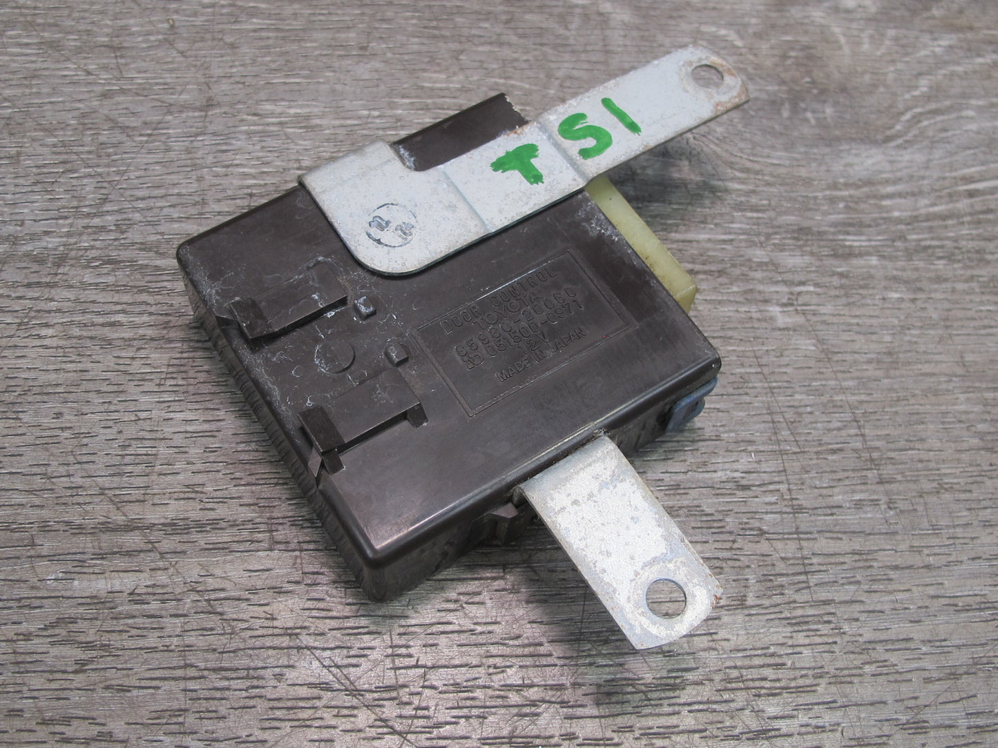 86-92 Toyota Supra MA71 Door Control Module 85980-20060 OEM