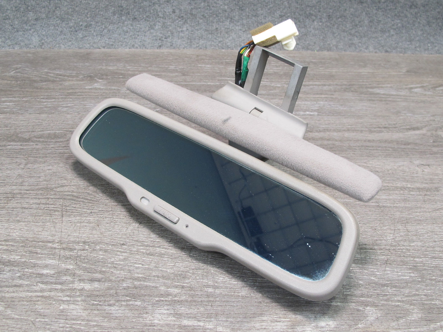 01-03 Lexus UCF30L LS430 Auto Dimming Interior Rear View Mirror OEM