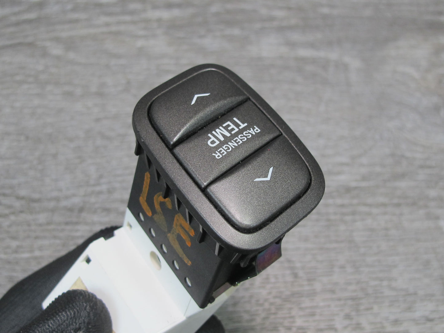 01-06 Lexus UCF30L LS430 Dash Passenger Temperature Control Button Switch OEM