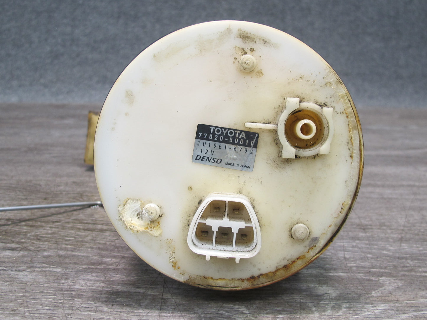 01-03 Lexus UCF30L LS430 Fuel Pump Sender Unit 77020-50010 OEM