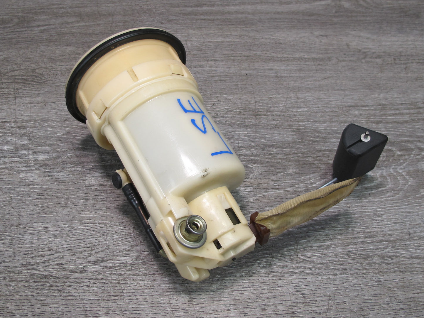 01-03 Lexus UCF30L LS430 Fuel Pump Sender Unit 77020-50010 OEM