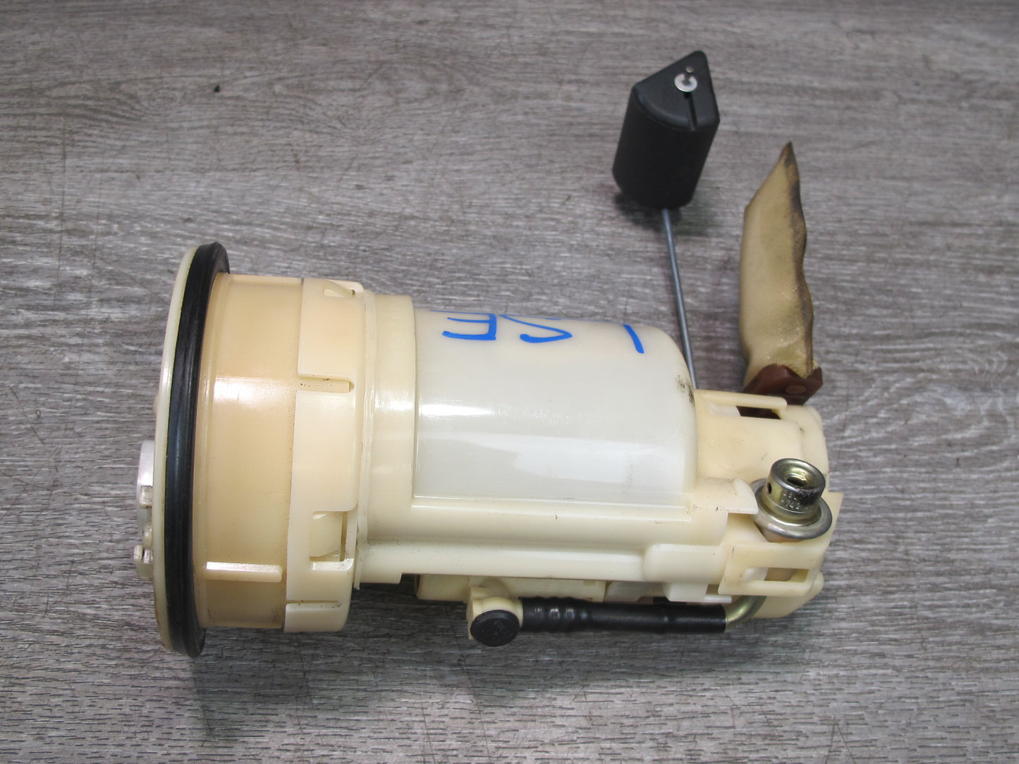 01-03 Lexus UCF30L LS430 Fuel Pump Sender Unit 77020-50010 OEM
