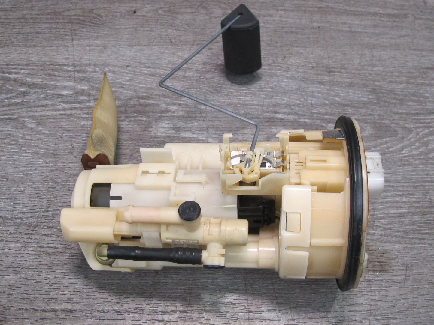 01-03 Lexus UCF30L LS430 Fuel Pump Sender Unit 77020-50010 OEM