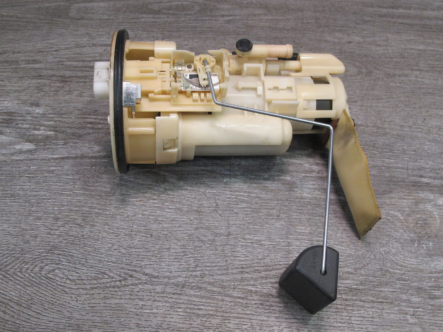 01-03 Lexus UCF30L LS430 Fuel Pump Sender Unit 77020-50010 OEM