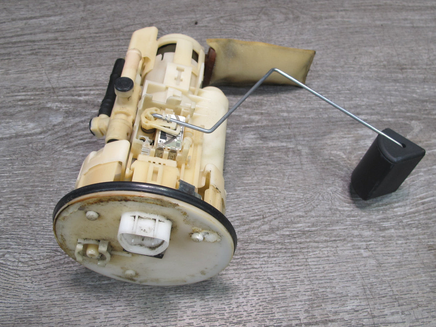 01-03 Lexus UCF30L LS430 Fuel Pump Sender Unit 77020-50010 OEM