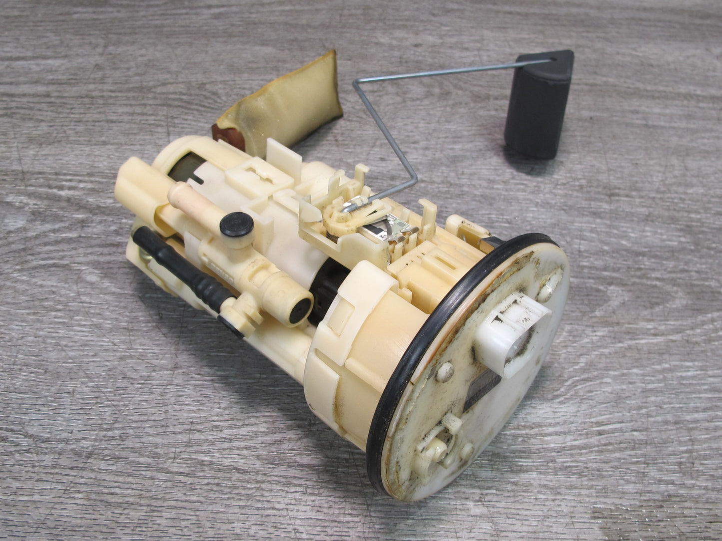 01-03 Lexus UCF30L LS430 Fuel Pump Sender Unit 77020-50010 OEM
