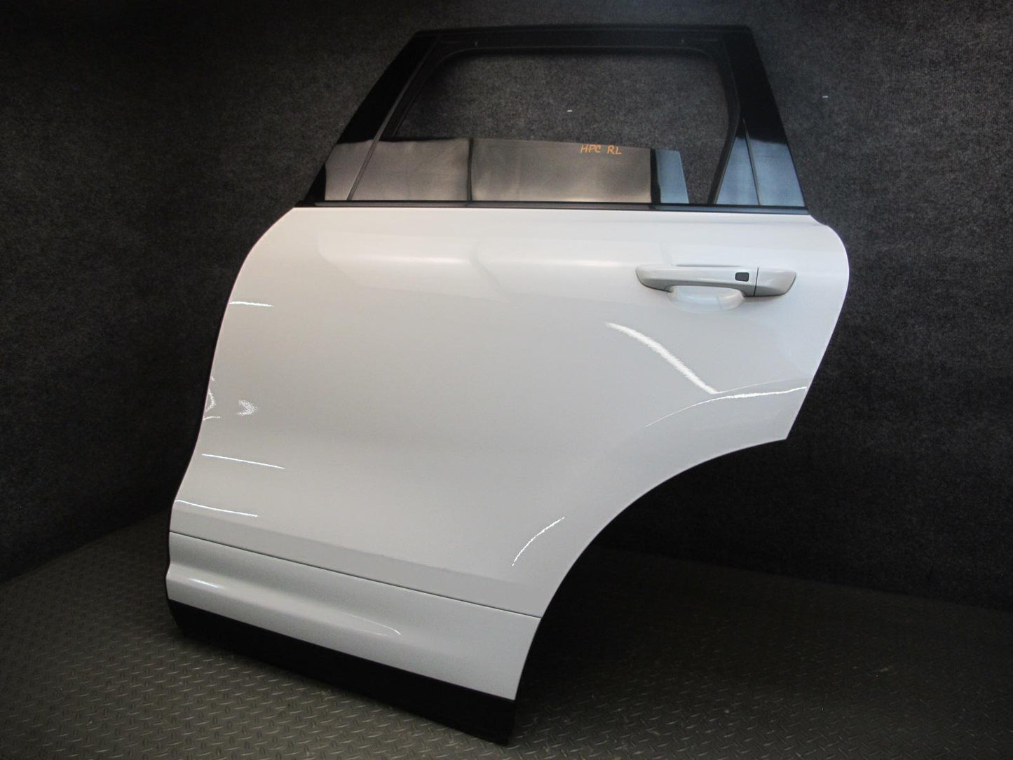 2011-2018 Porsche Cayenne 958 Rear Left Driver Side Door Shell Panel W/ Glass