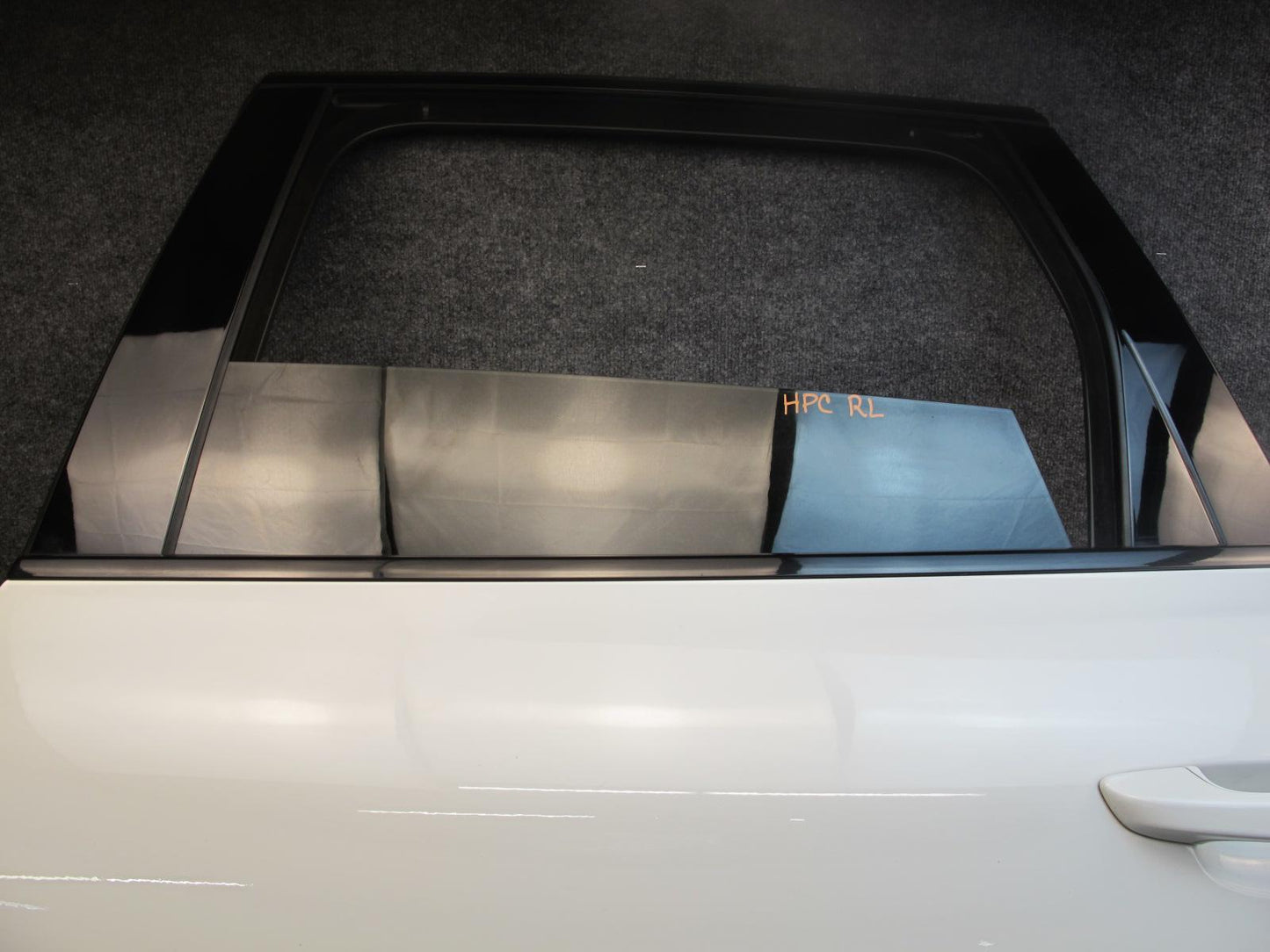 2011-2018 Porsche Cayenne 958 Rear Left Driver Side Door Shell Panel W/ Glass