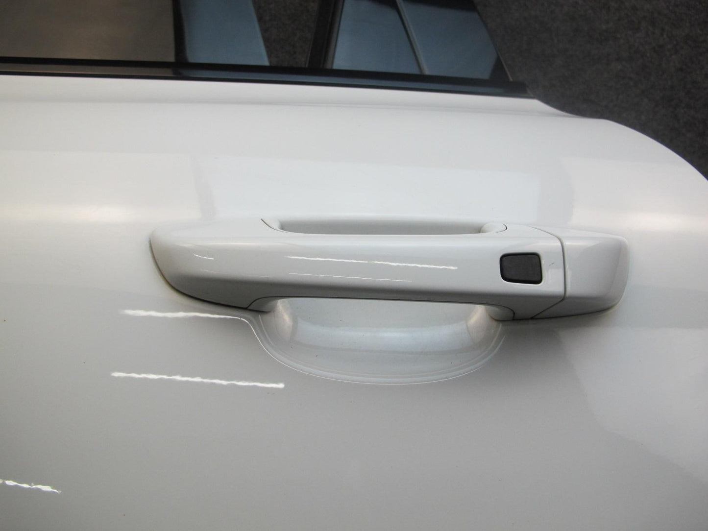2011-2018 Porsche Cayenne 958 Rear Left Driver Side Door Shell Panel W/ Glass