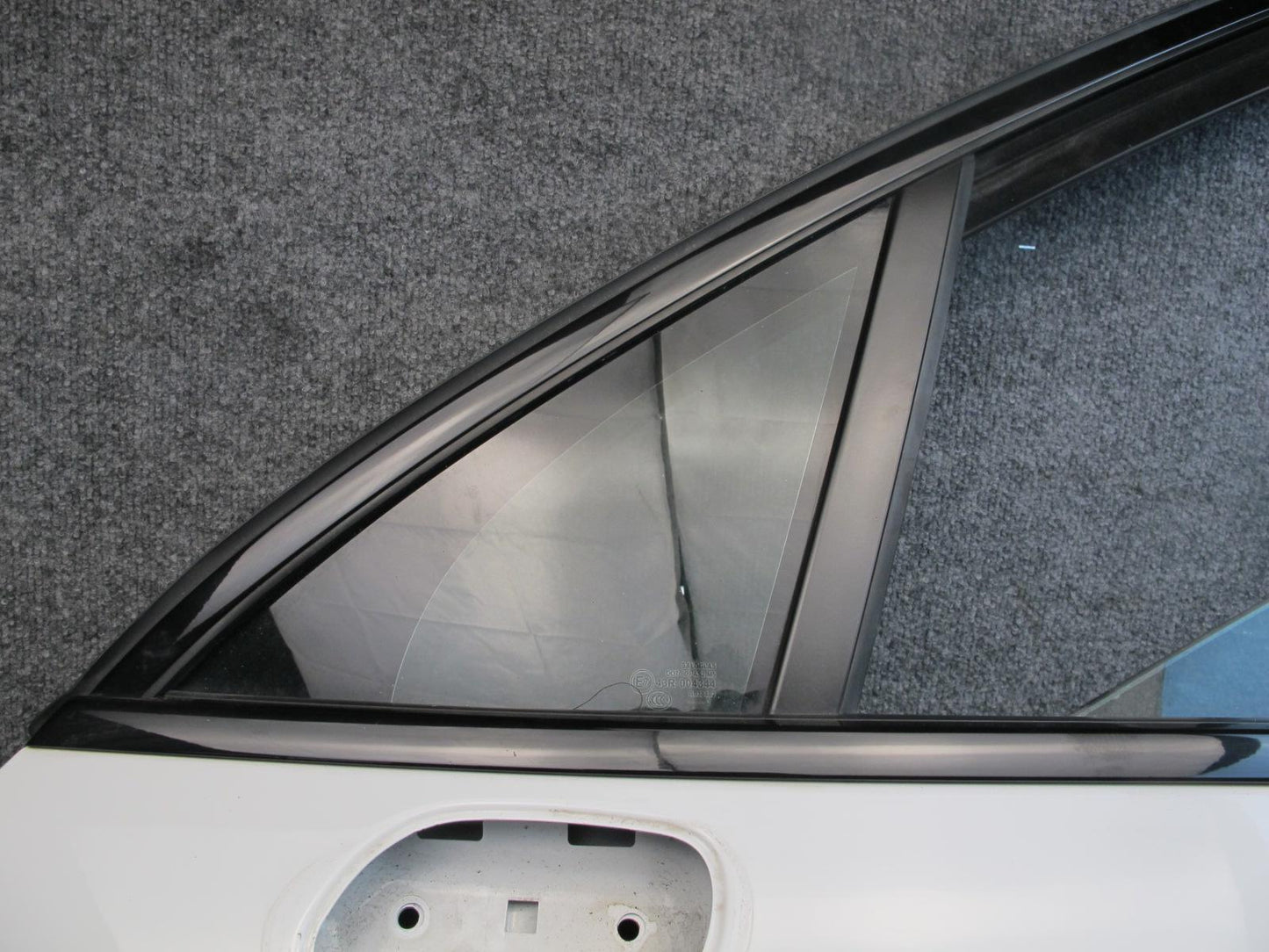 2011-2018 Porsche Cayenne 958 Front Left Driver Side Door Shell Panel W/ Glass