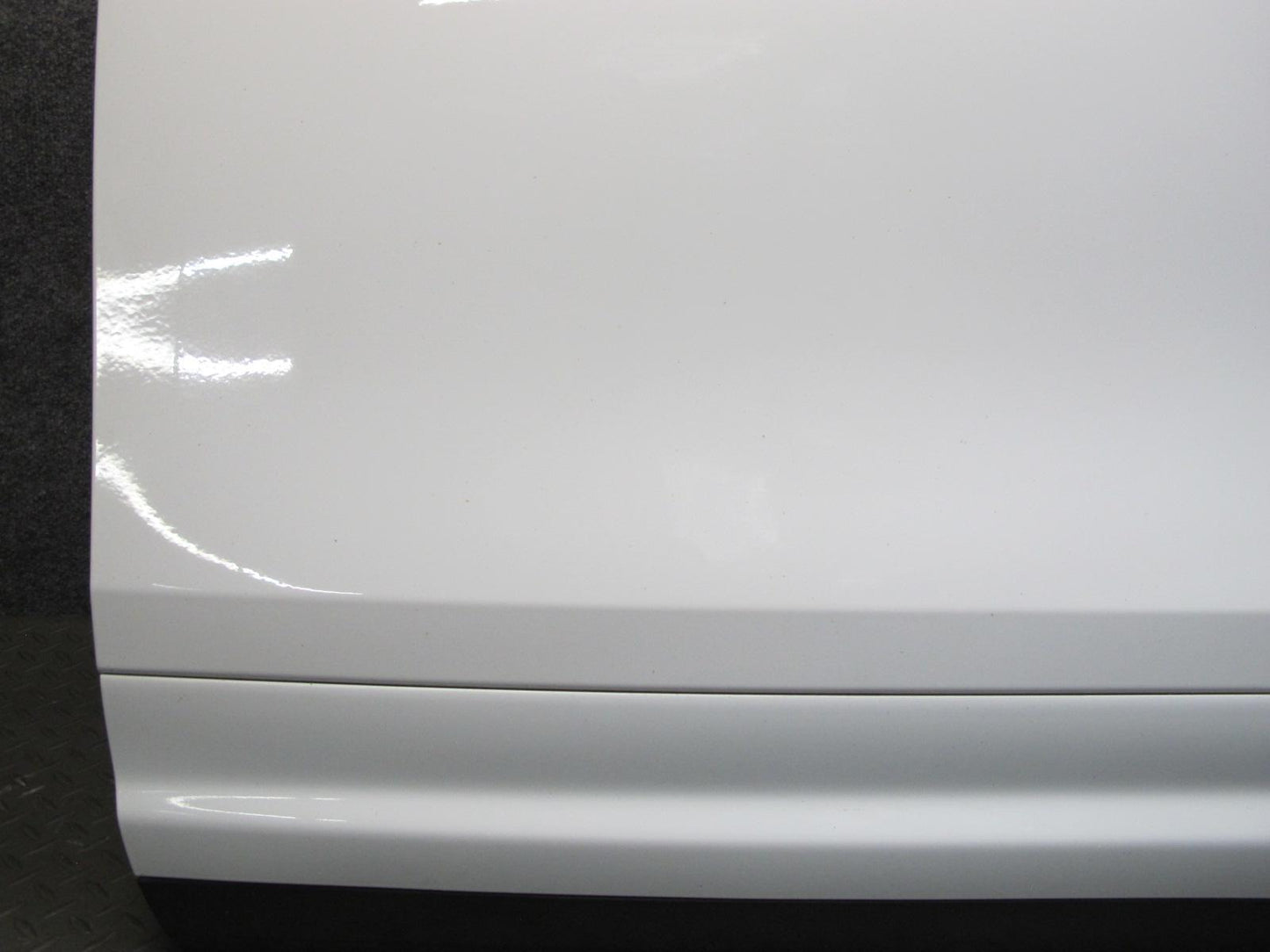 2011-2018 Porsche Cayenne 958 Front Left Driver Side Door Shell Panel W/ Glass