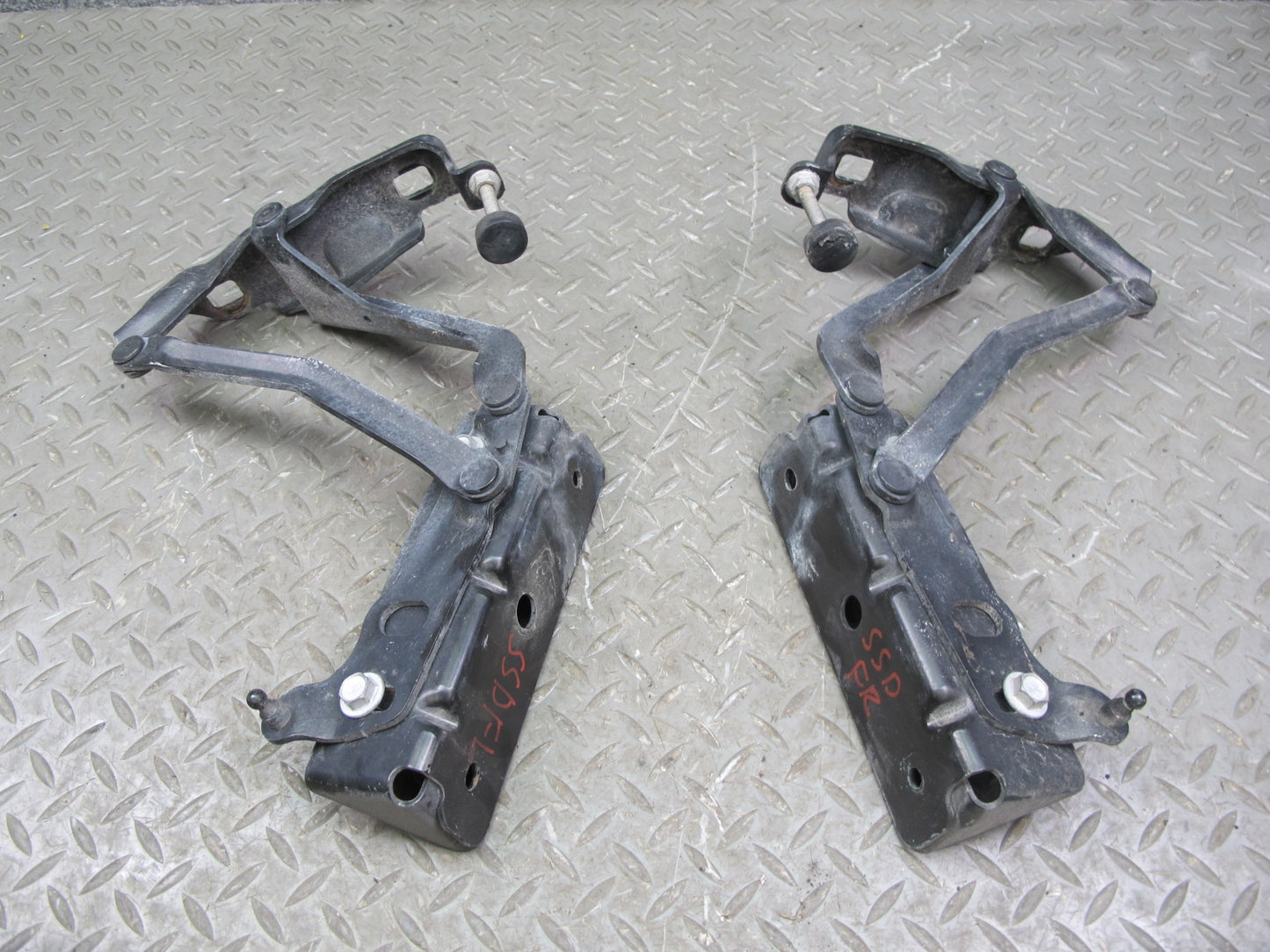 07-10 Saturn SKY Front Left & Right Side Hood Hinge Set OEM