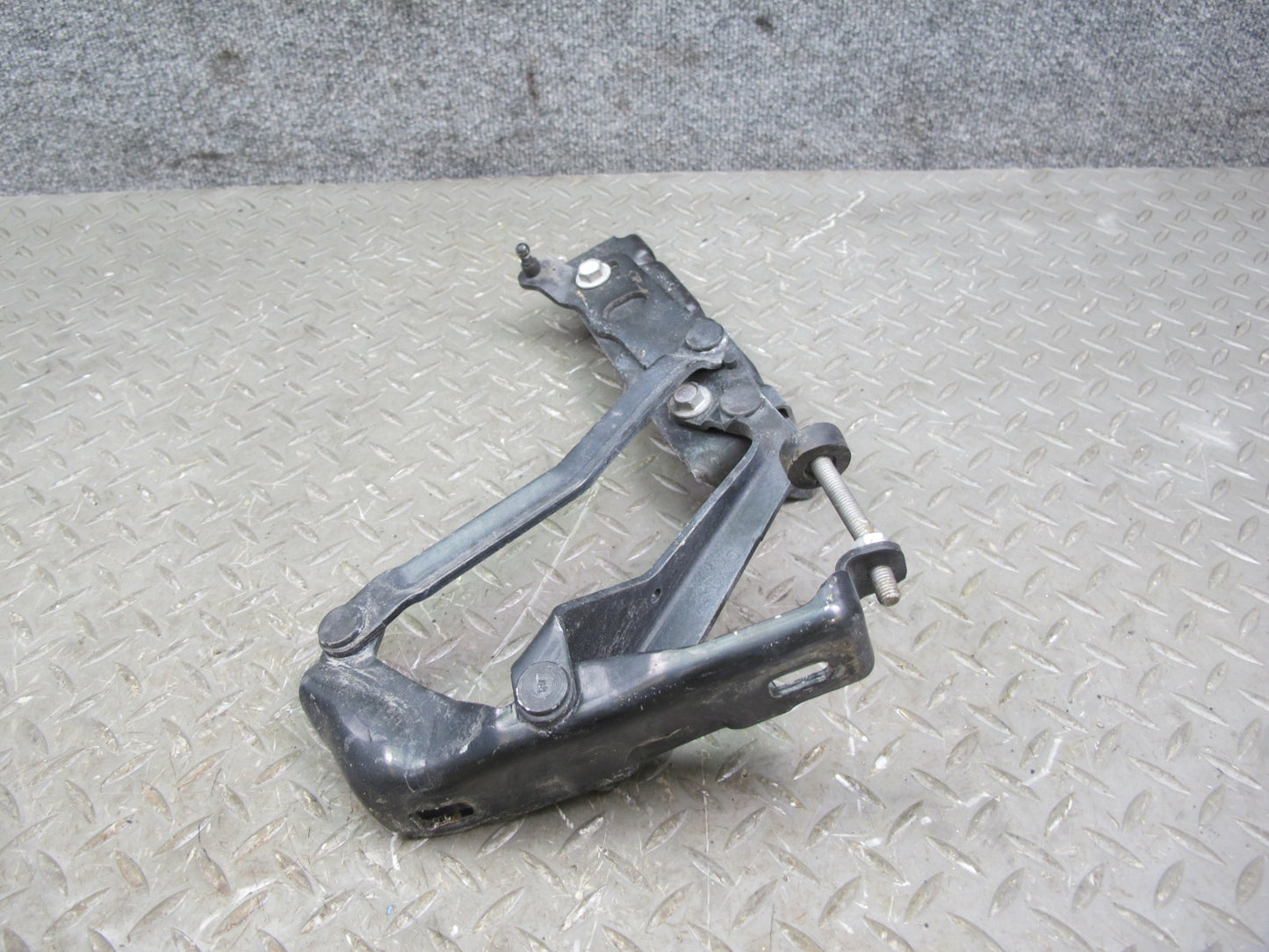 07-10 Saturn SKY Front Left & Right Side Hood Hinge Set OEM